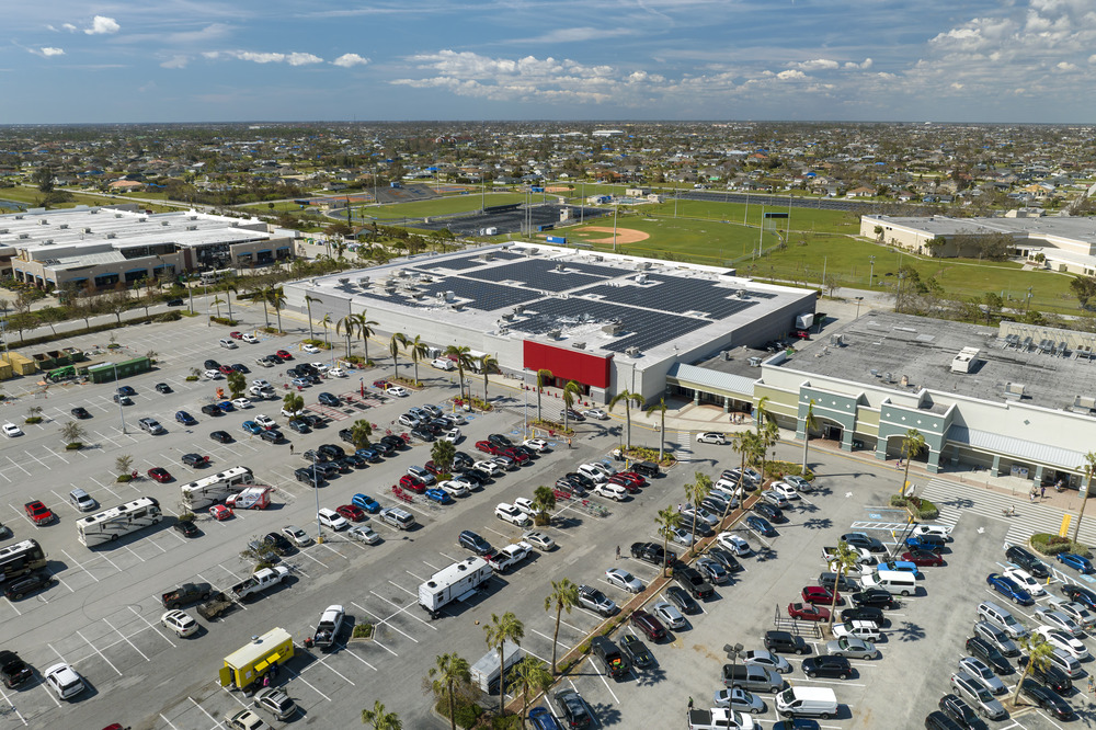 A large parking lot outside a retail store, used in a case study about fighting organized retail crime with the help of PlateSmart ALPR for Retail